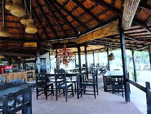 Hotel Sapana Village Lodge Chitwan Zewnętrze zdjęcie