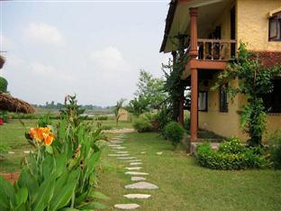 Hotel Sapana Village Lodge Chitwan Zewnętrze zdjęcie